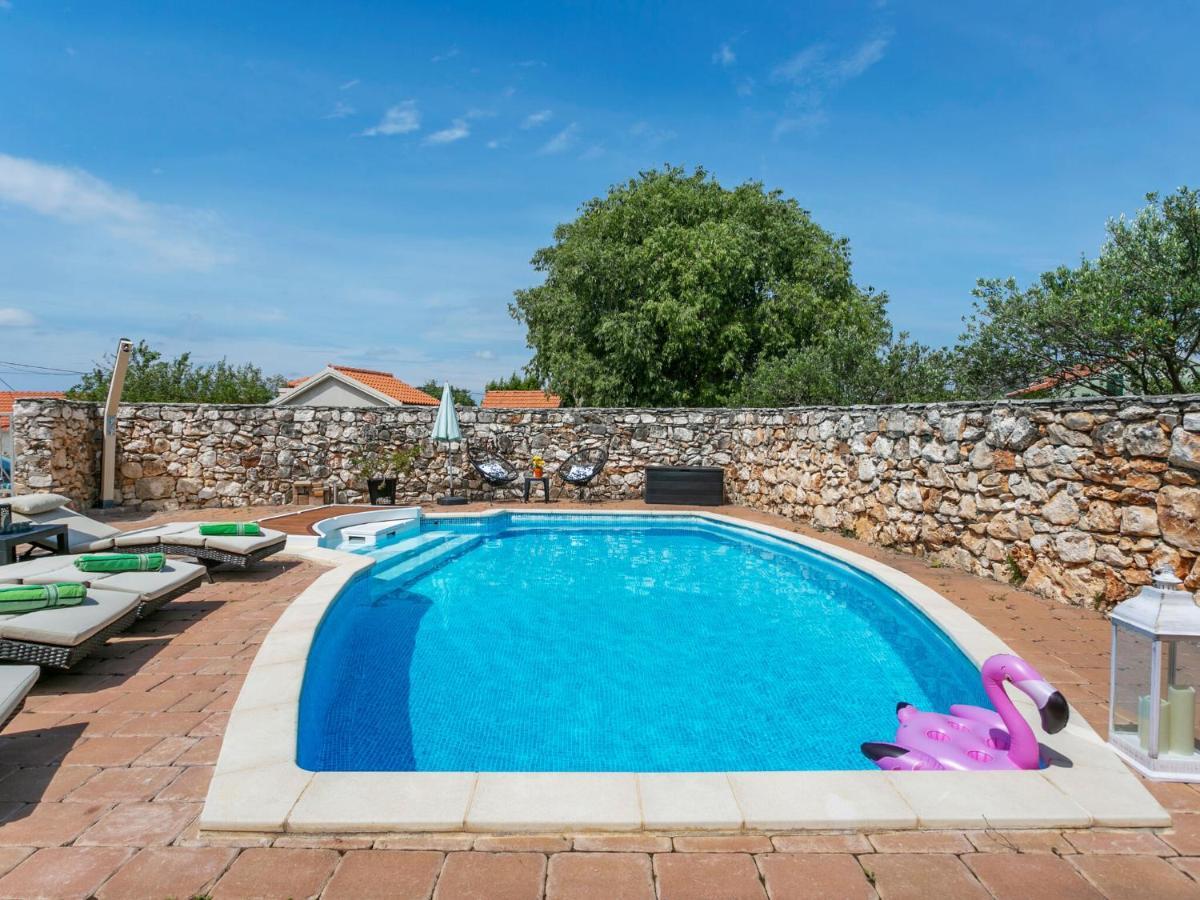 Chic Holiday Home In Marina With Private Swimming Pool Eksteriør billede
