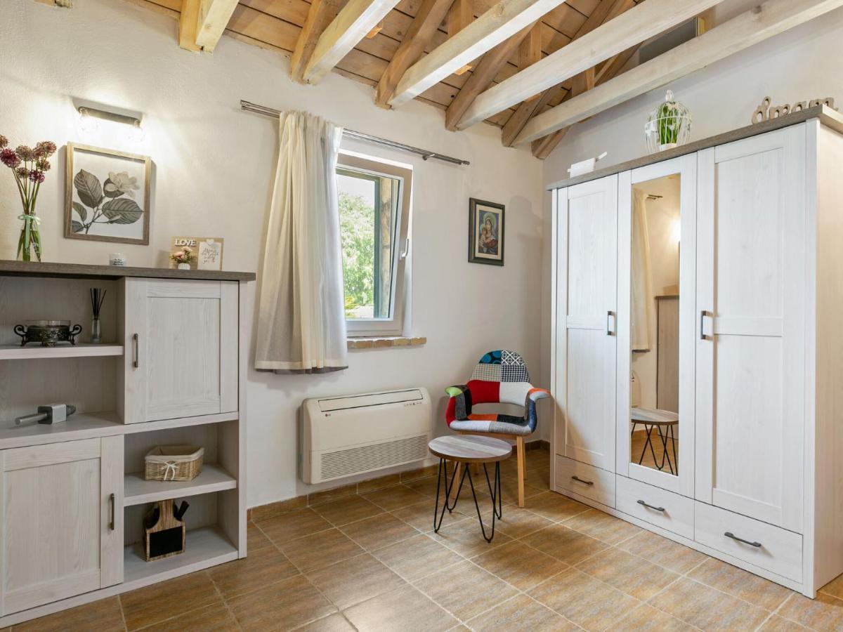 Chic Holiday Home In Marina With Private Swimming Pool Eksteriør billede